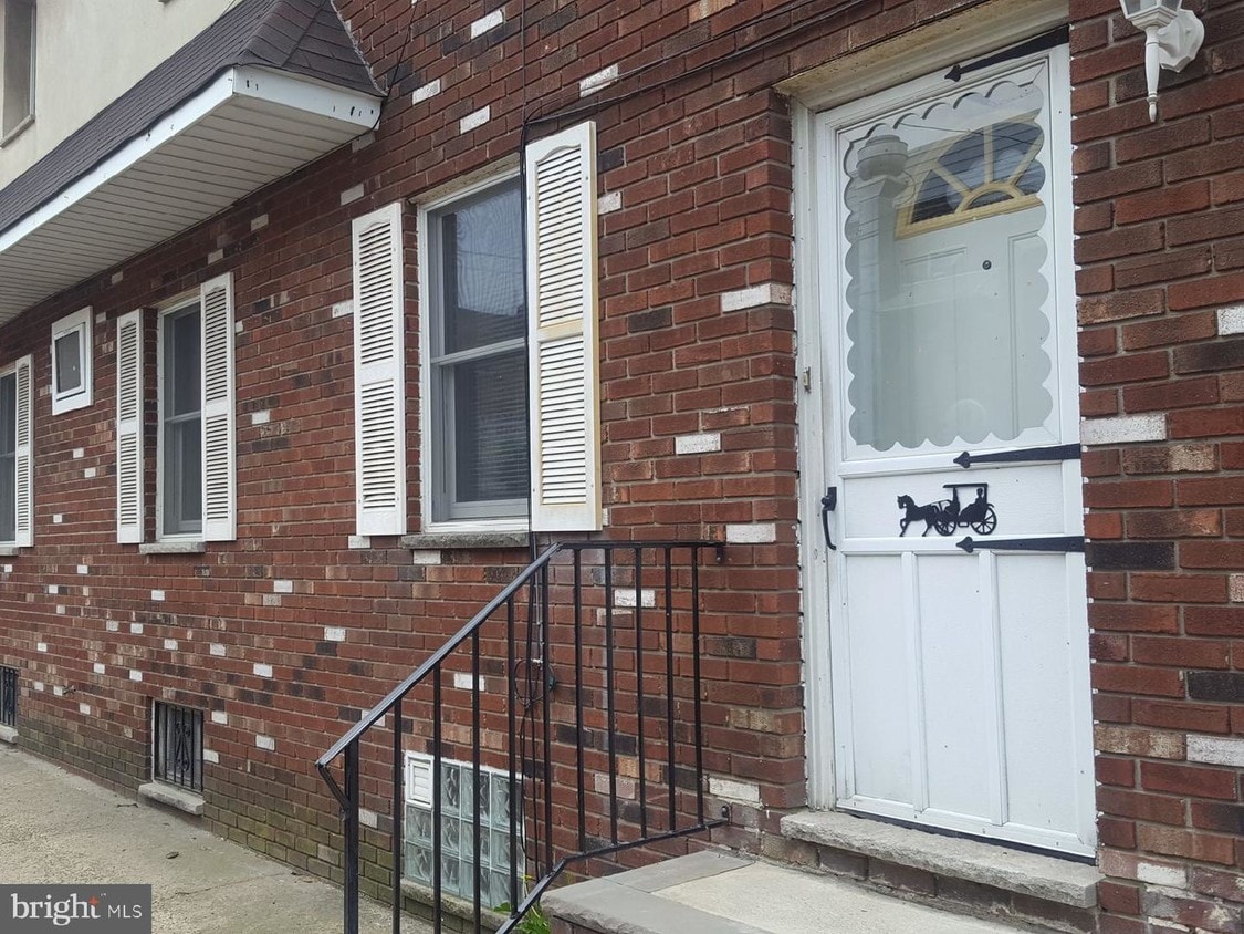 Primary Photo - 1600 S 10th St