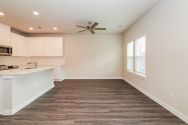 Foto del edificio - 18330 W Centro Cir