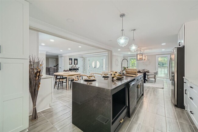 Building Photo - High-End Fully Furnished Luxury Gated French Chateau behind Dunwoody Country Club