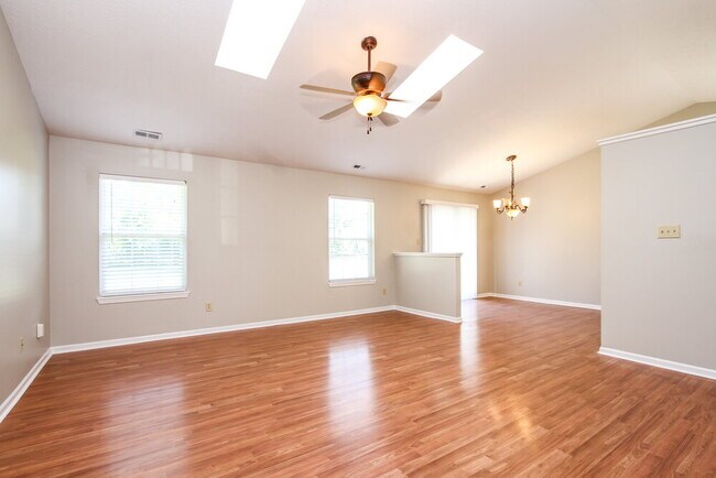 Foto del edificio - 8165 Shortleaf Ct