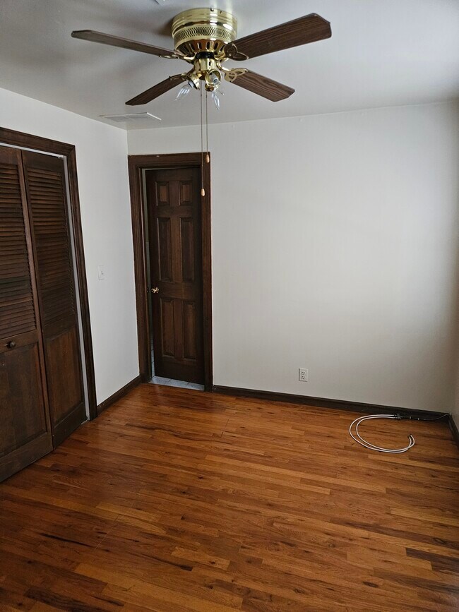 Foto del edificio - 340 W State St