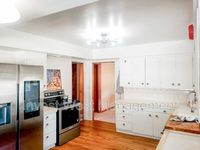 Foto del edificio - 915 E Reserve St