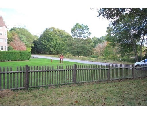 Foto del edificio - 94 Sweetwater Ave