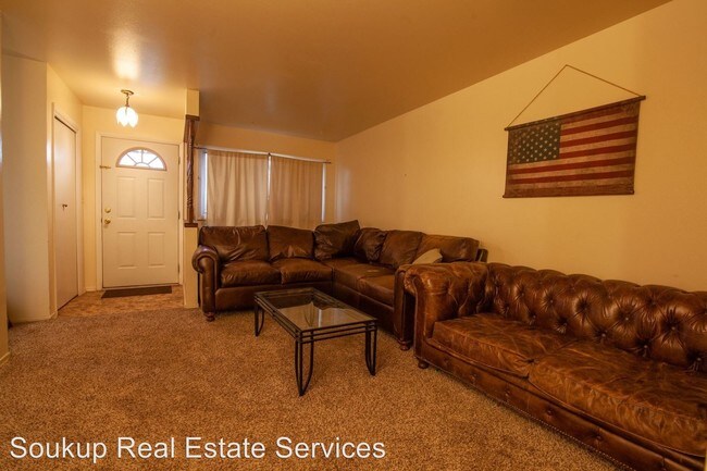 Building Photo - 1701-1703 Azalea Dr
