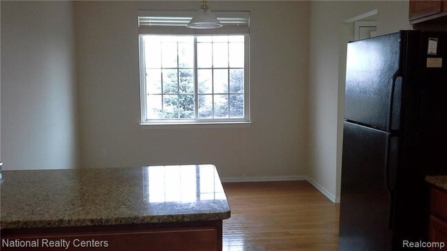 Building Photo - 41876 Yeats Dr