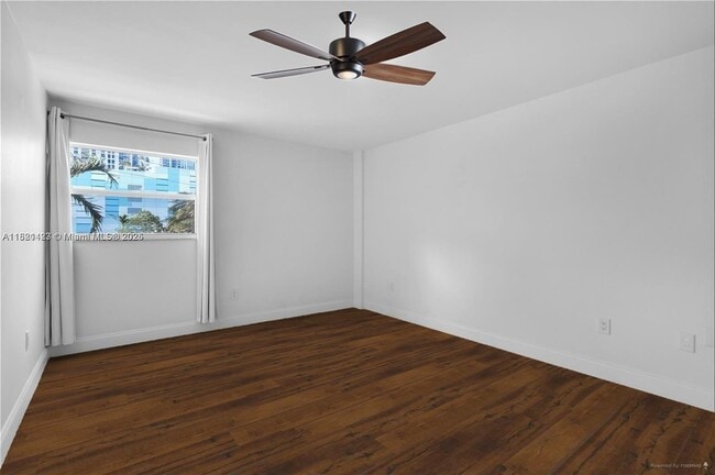 Foto del edificio - 600 NE 25th St