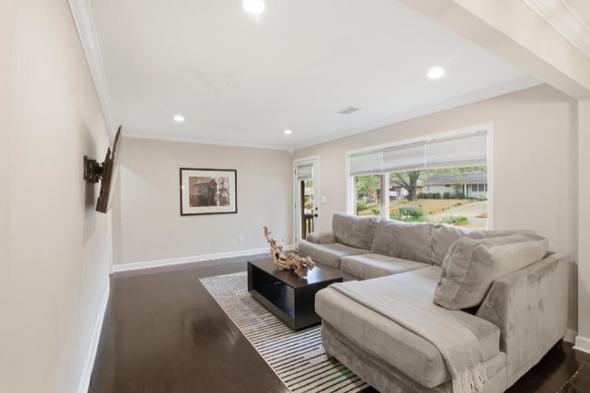 Foto del edificio - 1373 Benteen Way SE