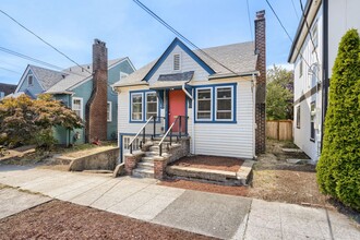 Building Photo - 153 18th Ave