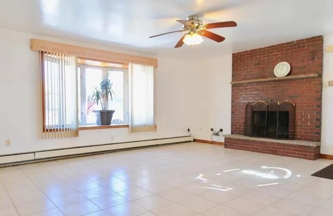 Building Photo - 84 Aurelia Sylvia Dr