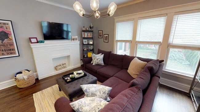 Foto del edificio - 725 W Buckingham Pl