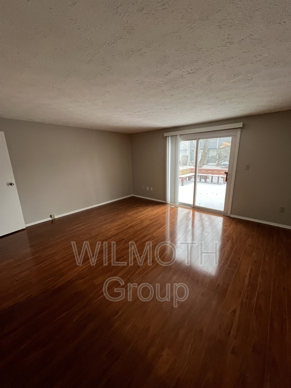 Foto del edificio - 9444 Timber View Dr