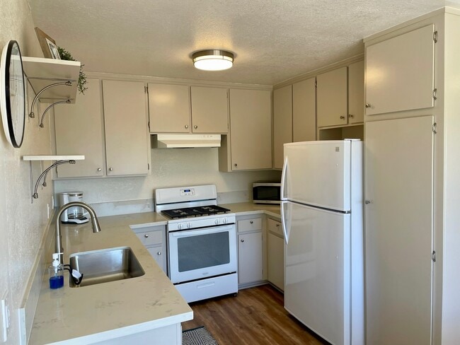 Cocina - 26465 Via California