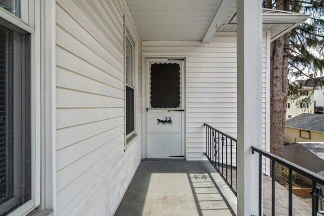 Building Photo - 65 Boutwell St