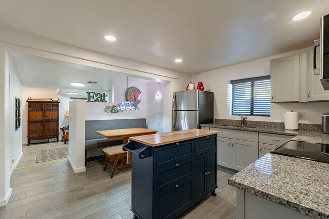 Kitchen dining area - 227 E 24th St