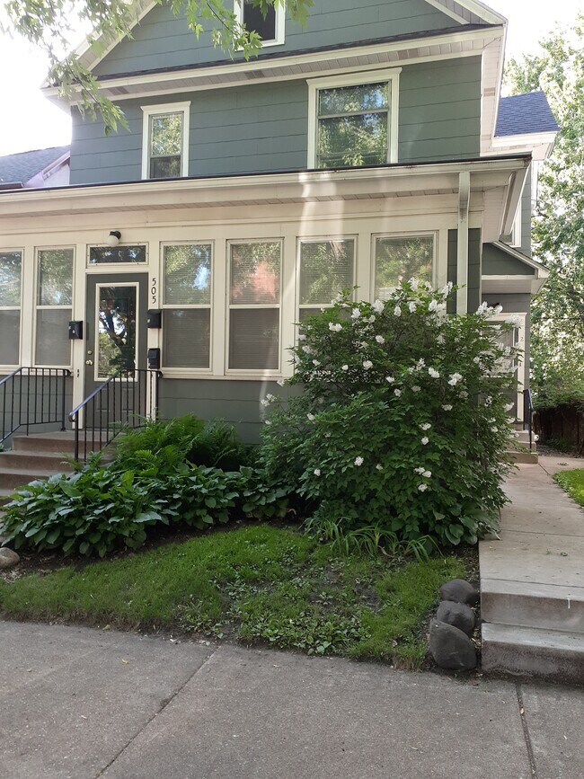 Vista del triplex - 505 8th Ave SE