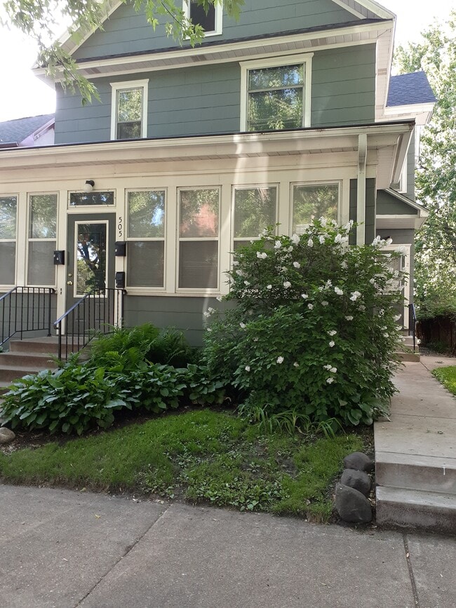 View of triplex - 505 8th Ave SE