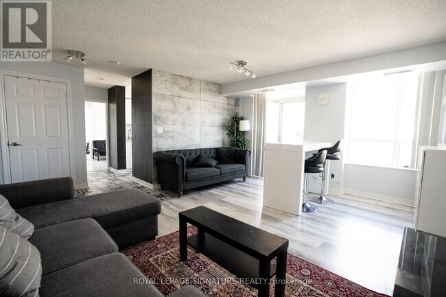 Photo du bâtiment - 310 Burnhamthorpe Rd W