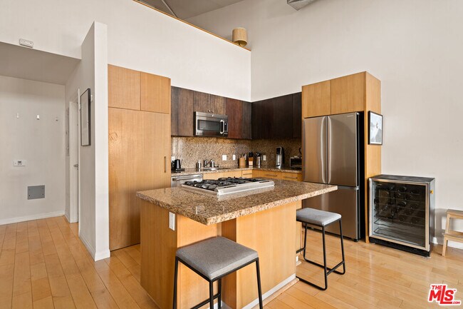 Foto del edificio - 120 S Hewitt St