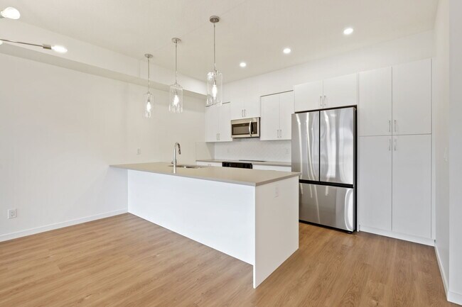 Building Photo - 61 S Pt Mnr SW