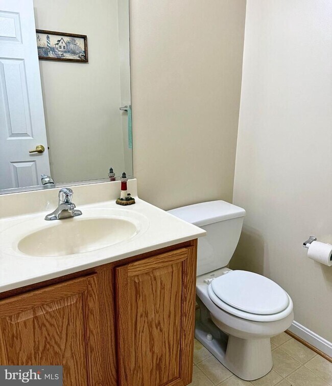 Building Photo - 45521 Westmeath way #E12