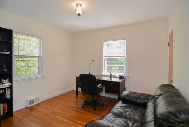 Foto del edificio - 388 Millville Rd