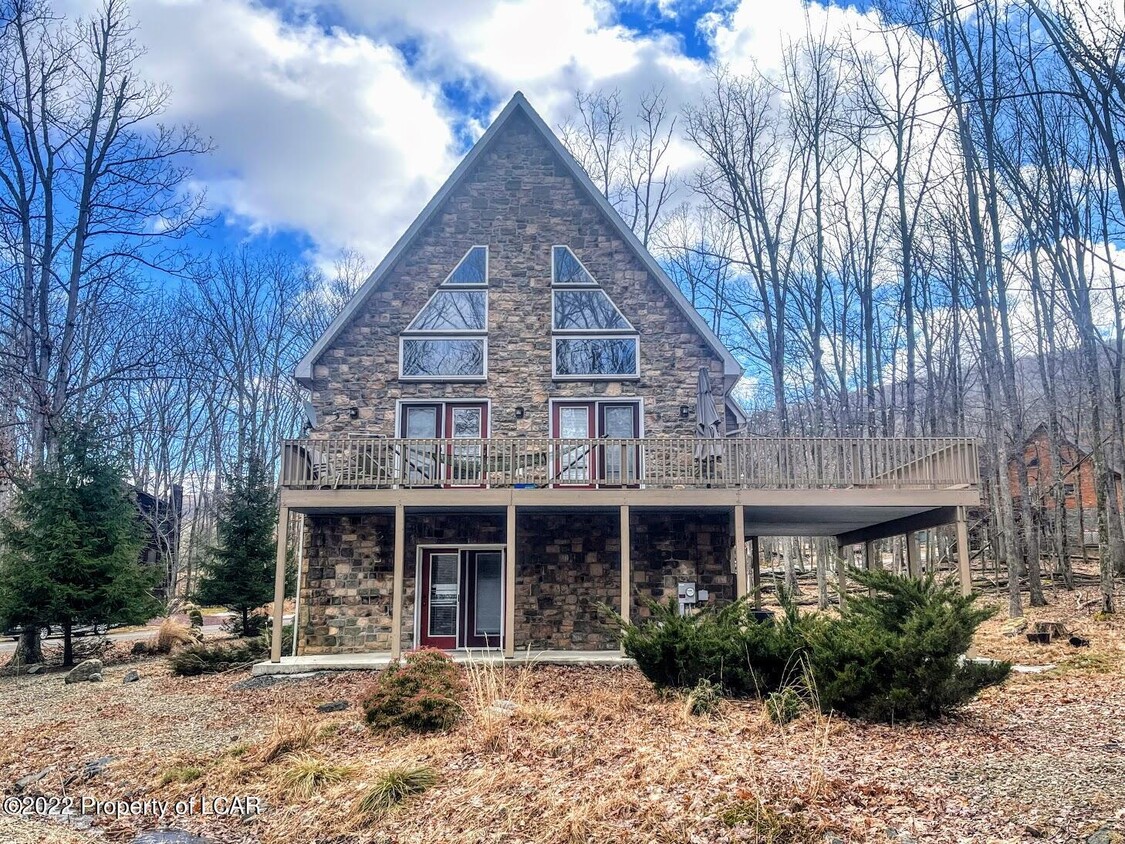 Primary Photo - 15 Conyngham Dr
