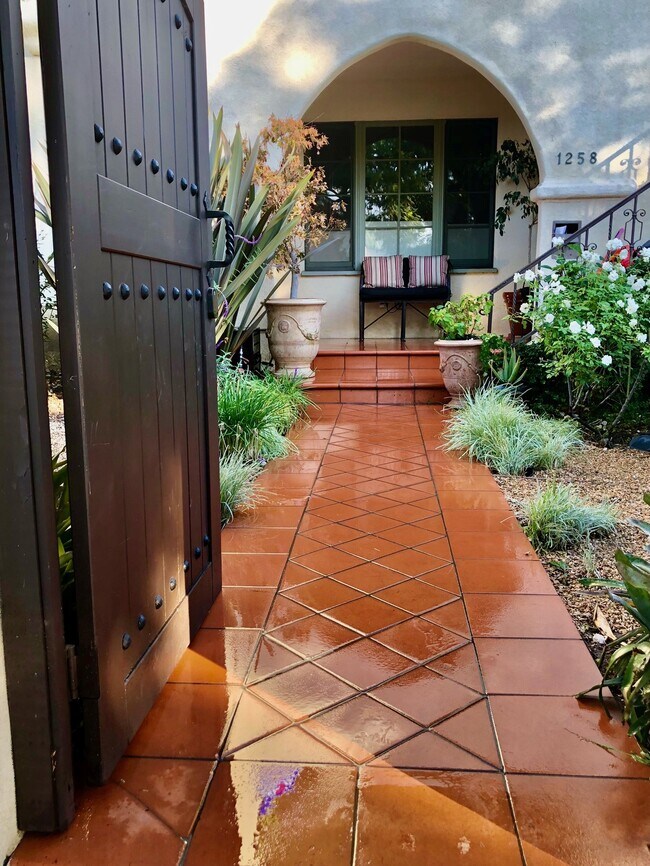Entrance - 1256 S Highland Ave