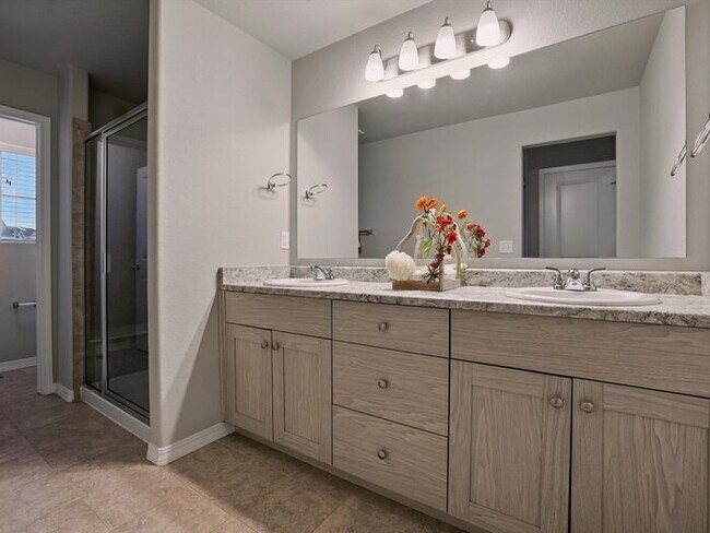 Photo - 4318 Kaolin Ct House