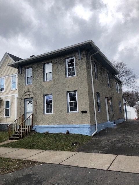 Building Photo - 106 Gregory St