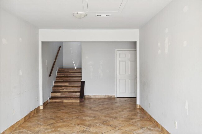 Building Photo - 1705 65th St