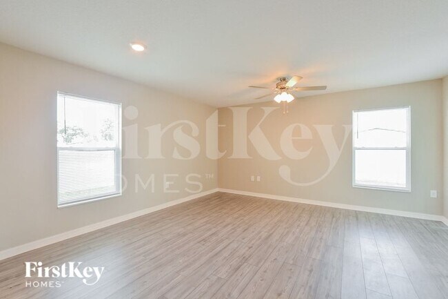 Foto del edificio - 437 Kensington View Dr