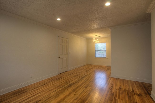 Foto del edificio - 1331 E 43rd St