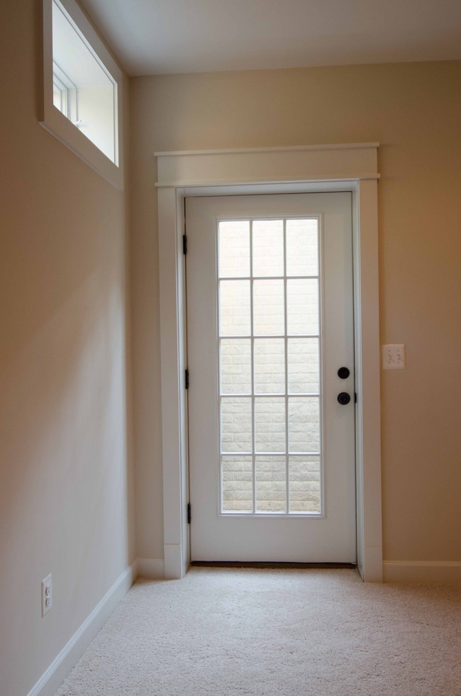 Building Photo - 1606 Simmons Ct
