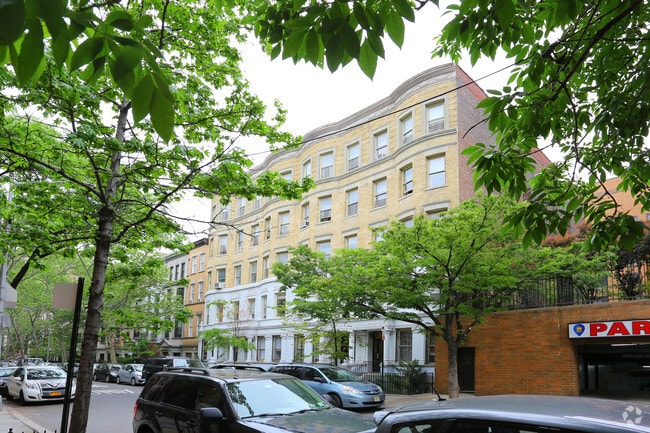 Building Photo - The Columbus Townhouses