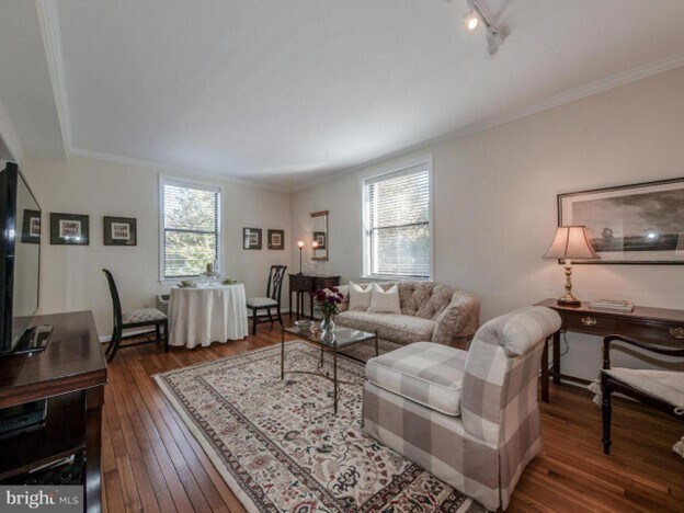 Foto del edificio - 2310 Ashmead Pl NW