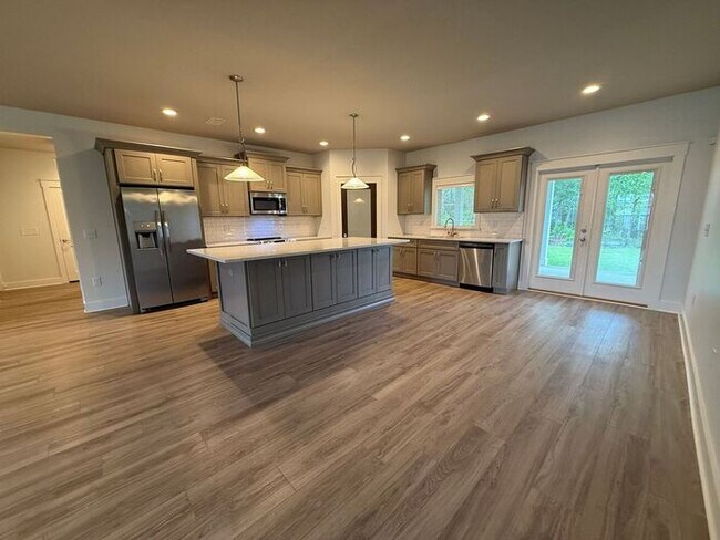 Foto del edificio - Gulf Breeze - 4 bedroom, 2.5 bathroom - lawn care included