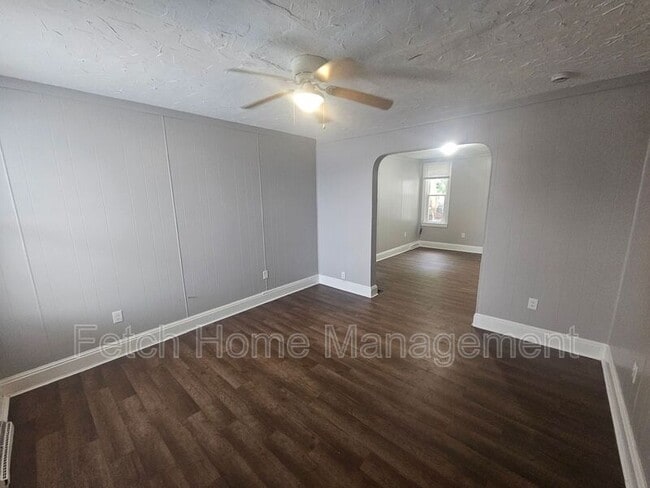 Building Photo - 826 Wallace St