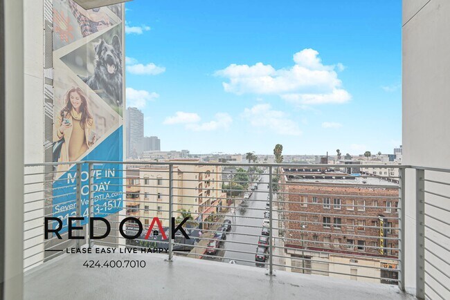 Foto del edificio - ~6 Weeks FREE~ Inviting, Sunlit Three Bedr...