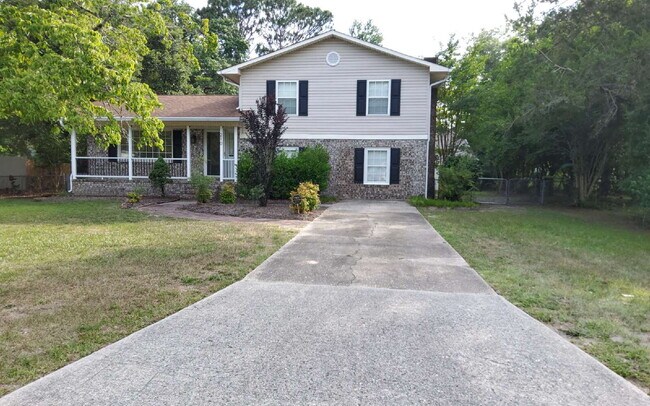 Building Photo - "Charming 3-Bed Oasis with Granite Touches & Cozy Fireplace on Spartan Road!"