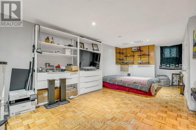 Photo du bâtiment - 472 Symington Ave