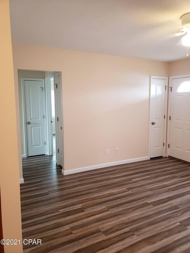 Foto del edificio - 5015 Cherry St