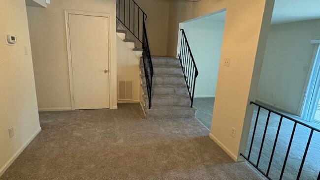 Building Photo - Spacious Townhome in Heritage Hills at Rai...