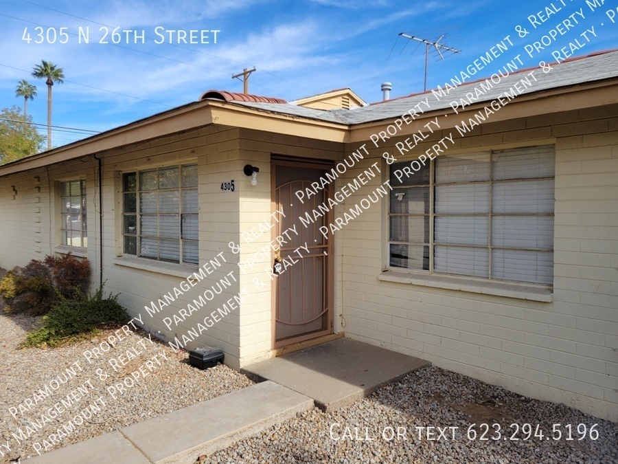 Foto principal - 2 Bed/1 Bath ready for immediate move in!