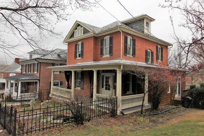 Foto del edificio - Downtown Charmer