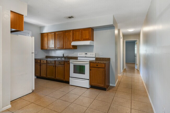 Foto del edificio - 408 N Rosland Dr