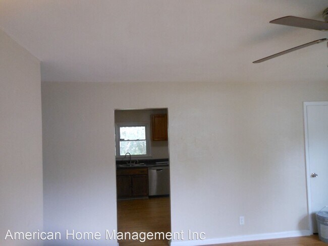 Building Photo - 4 br, 1 bath House - 2709 Whitestone Ave.