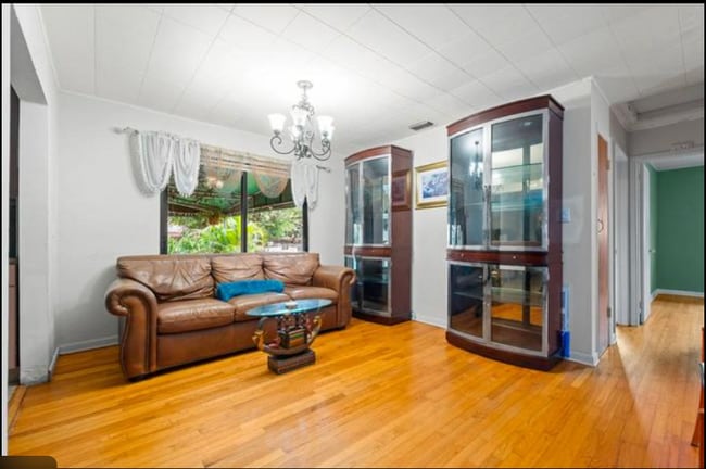 Photo - 1537 39th St Apartment