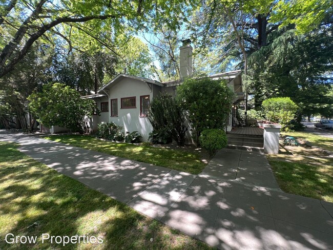 Building Photo - 3 br, 1 bath House - 2230 G Street