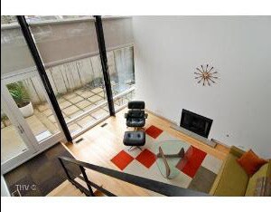 Living Room - 839 N Hermitage Ave