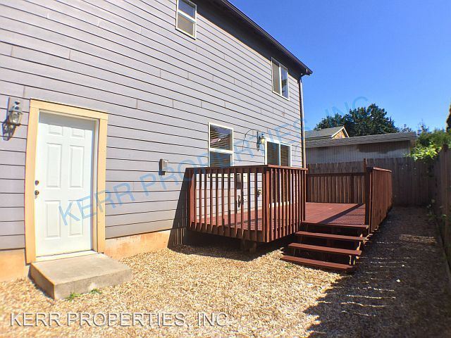 Building Photo - 38905 Sandy Heights St